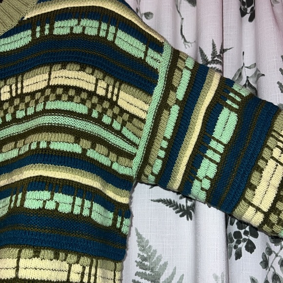 Green Multi-Colored Sweater - Picture 3 of 3